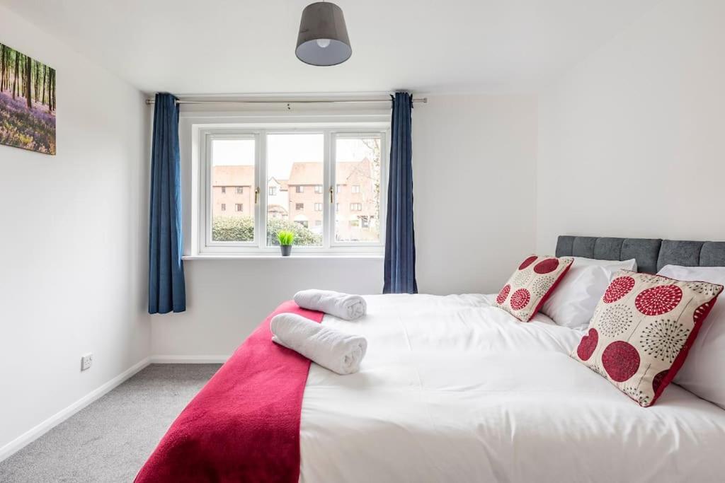 Two Bedroom Flat Near Colchester Hospital With Free Parking And Internet Mile End Eksteriør billede